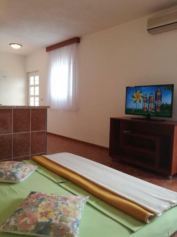 Apartmani Izabela Baška Voda Exteriör bild